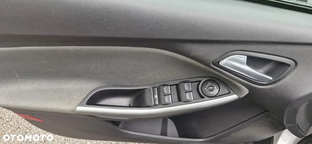 Ford Focus 1.6 TDCi DPF Champions Edition - 22