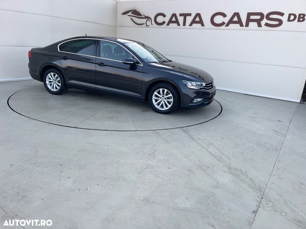 Volkswagen Passat - 20