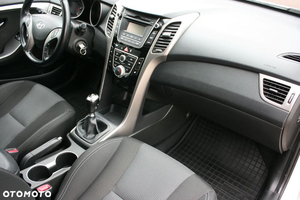 Hyundai i30 1.4 Fifa World Cup Edition - 29