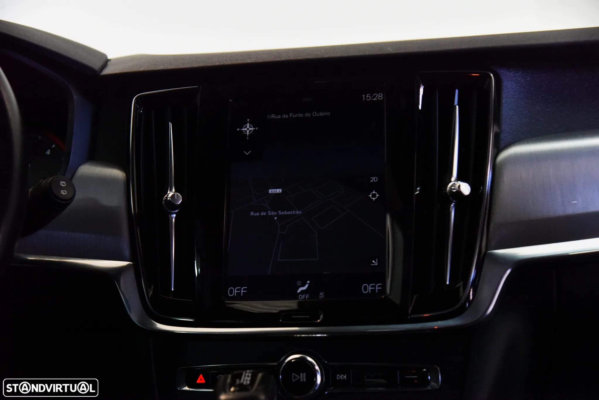 Volvo V90 2.0 D4 Momentum Geartronic - 16