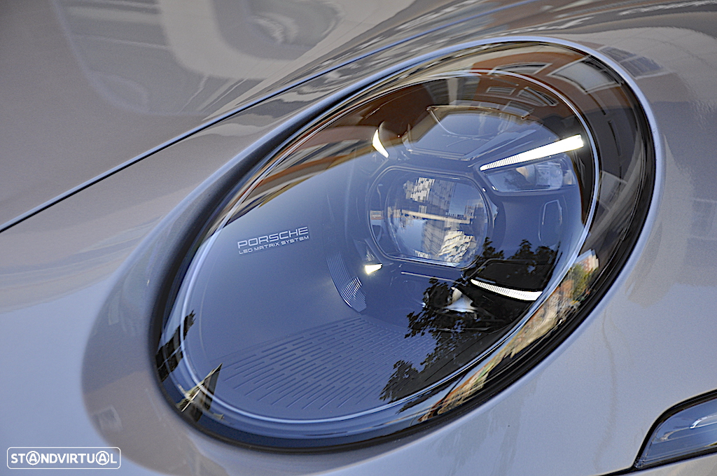 Porsche 911 (992) GT3 Touring Package - 9