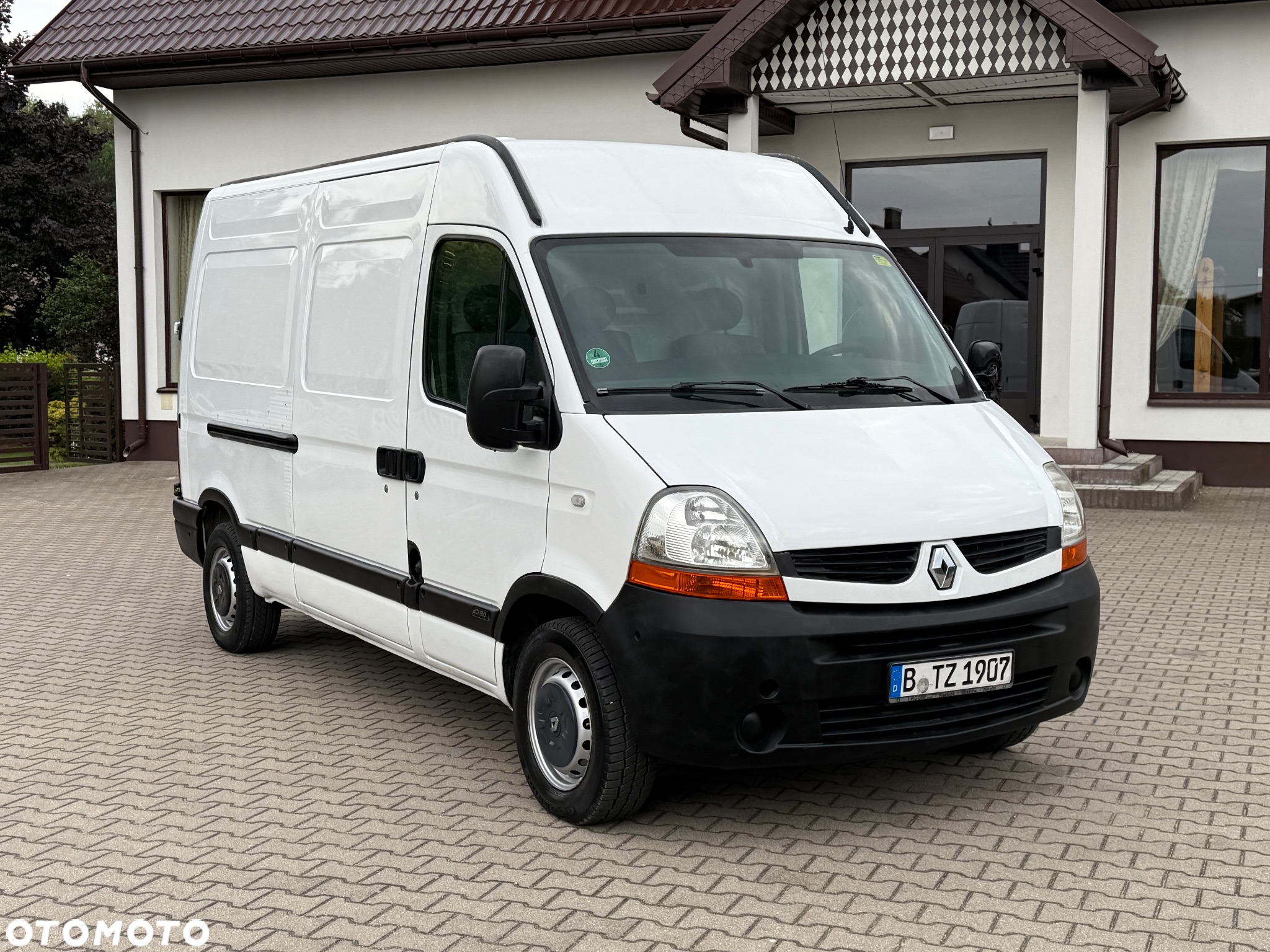 Renault MASTER 2.5 - 9