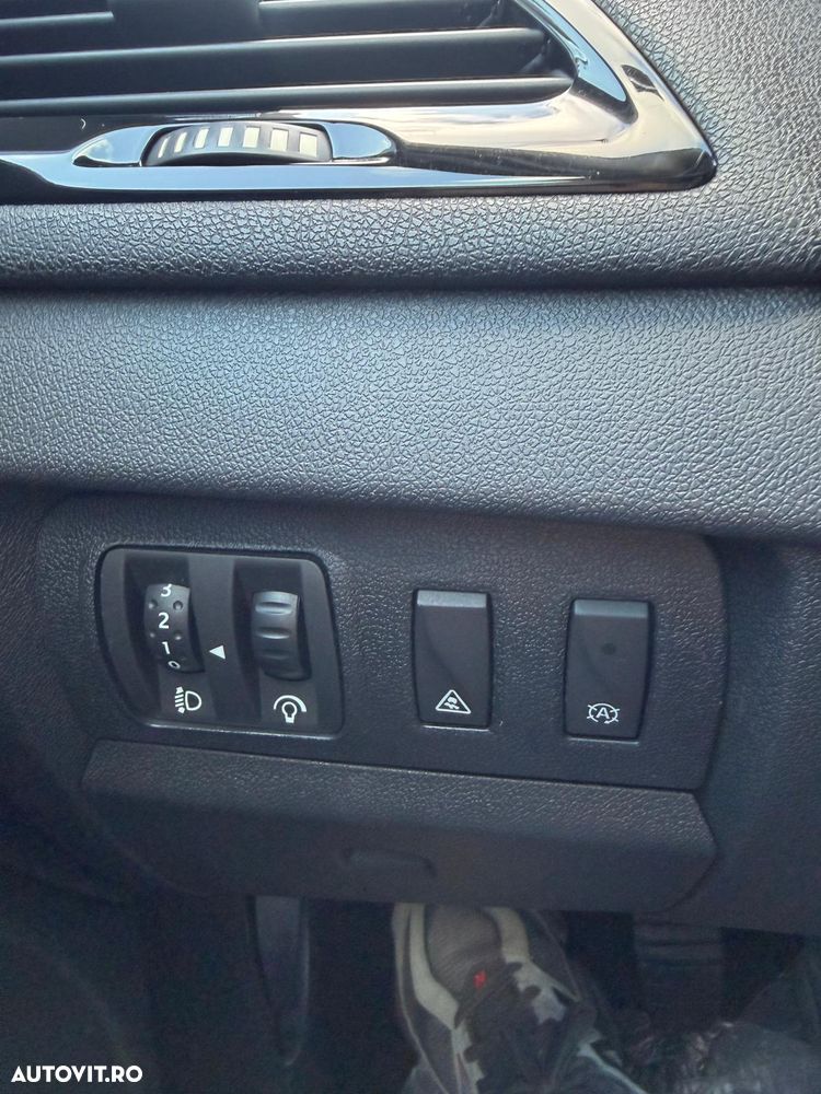 Renault Megane ENERGY dCi 110 Start & Stop Bose Edition - 19