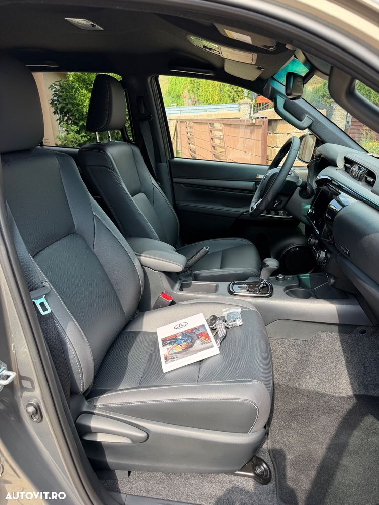 Toyota Hilux 2.8D MHEV Double Cab 6AT AWD Invincible - 17