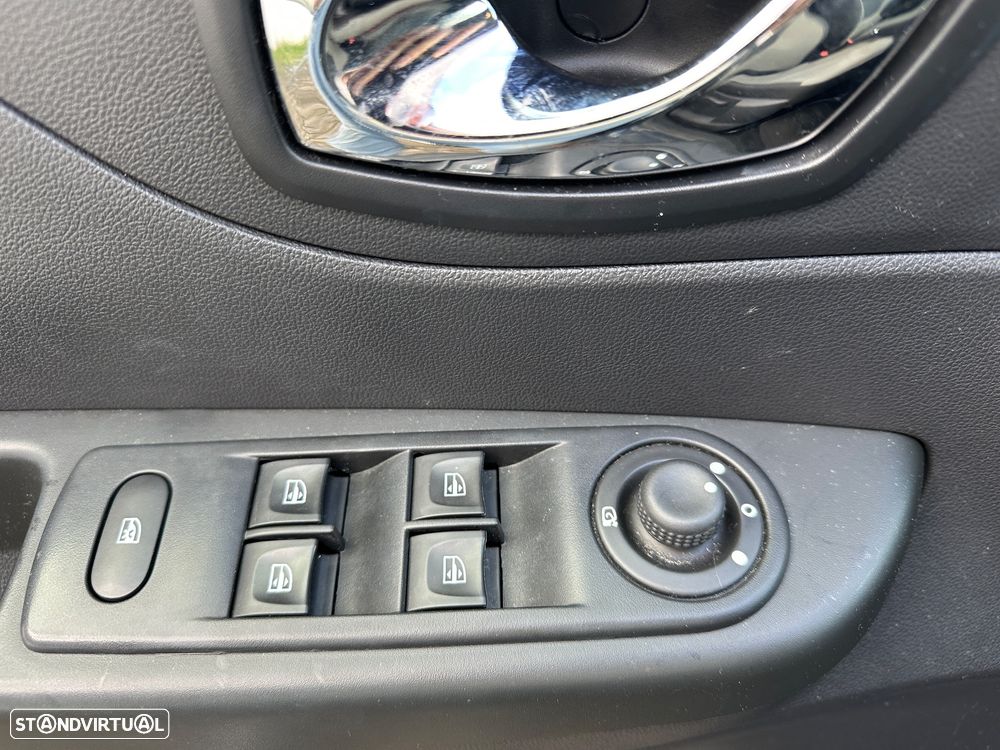 Renault Captur ENERGY dCi 90 EDC Intens - 11