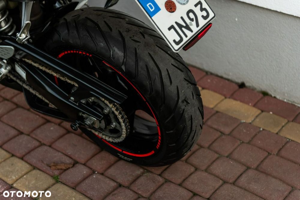 Yamaha R1 - 13