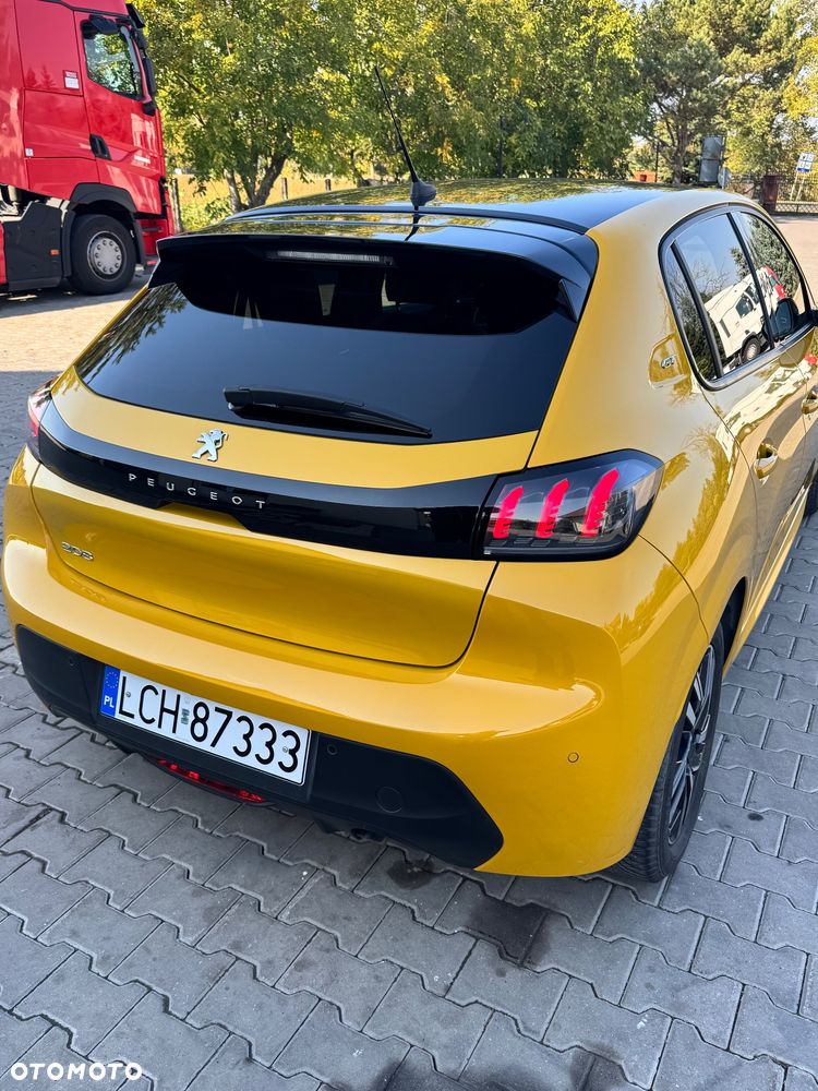 Peugeot 208 - 10