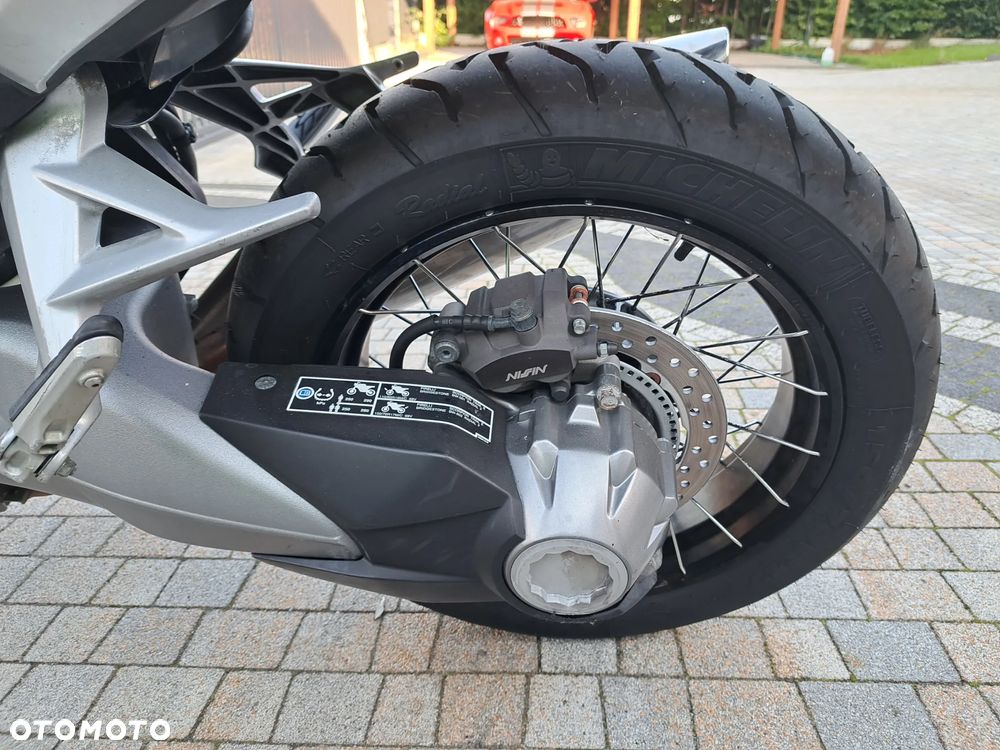 Honda VFR - 14