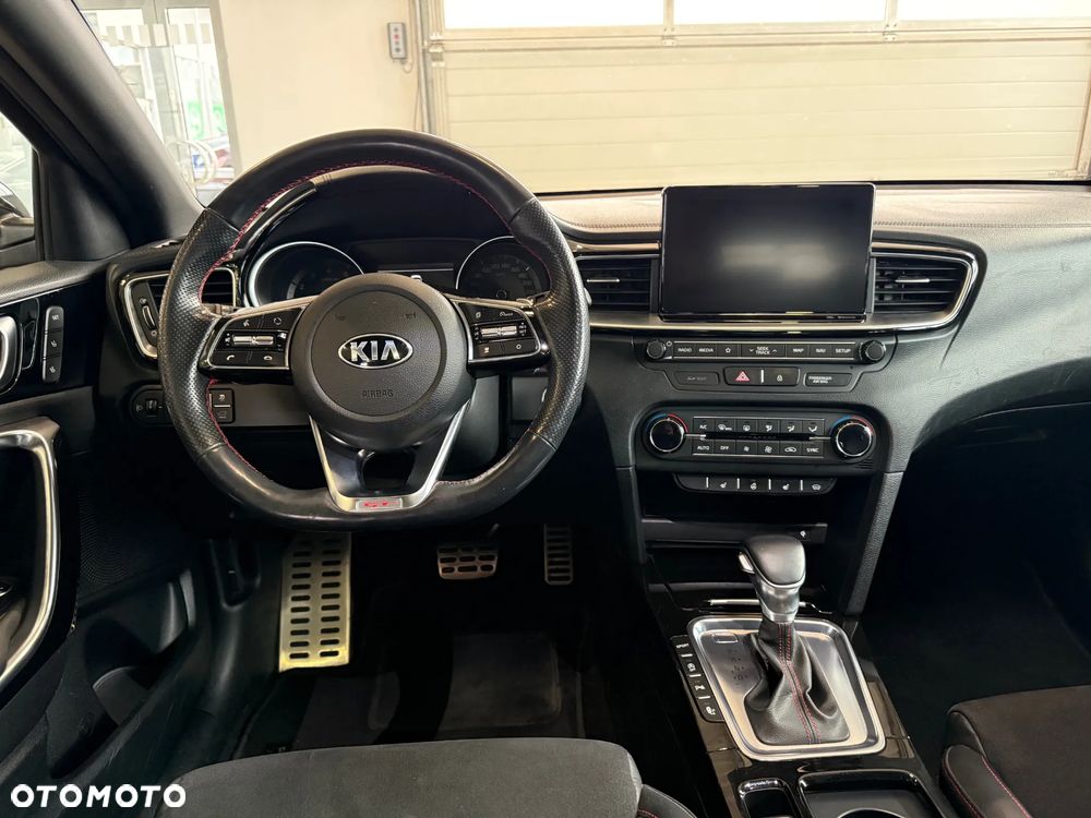 Kia ProCeed 1.6 T-GDI GT DCT - 16