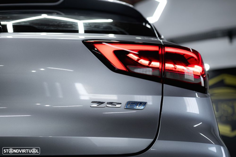 MG ZS EV 72.6 kWh Luxury - 10