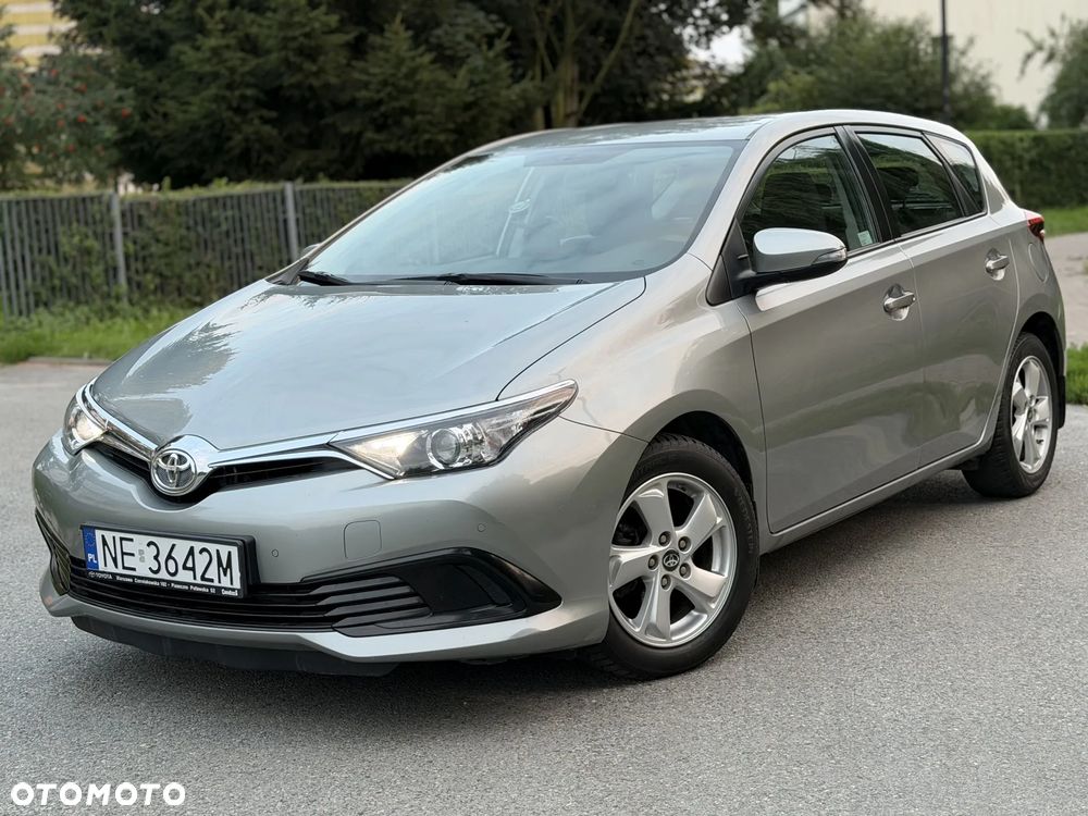 Toyota Auris - 10