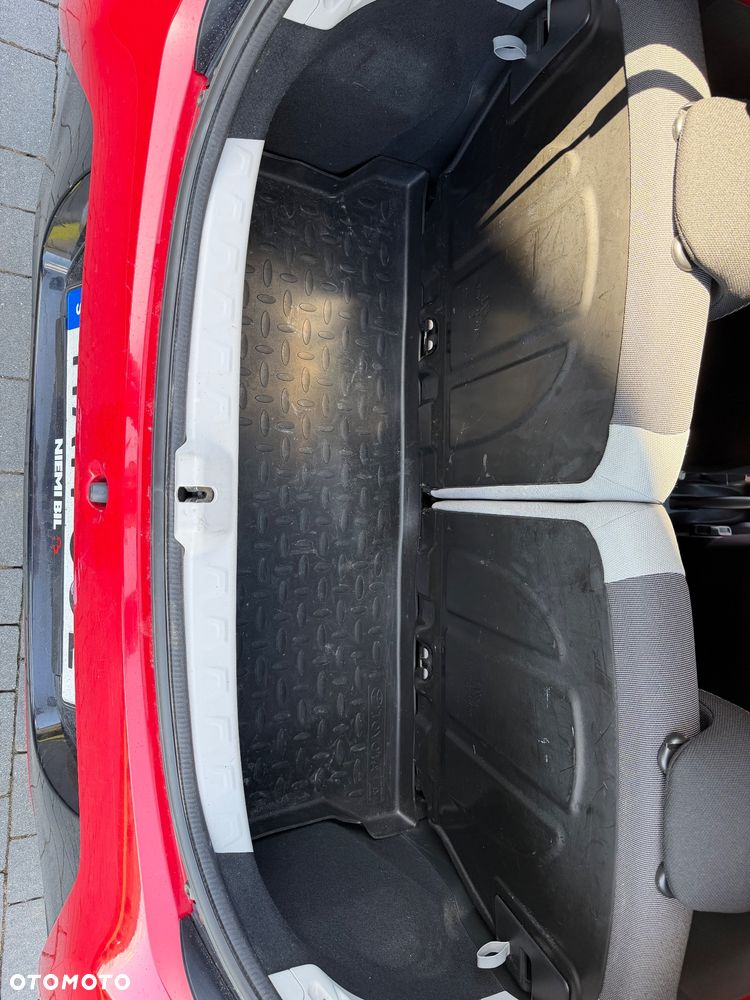 Toyota Aygo x-play touch - 13