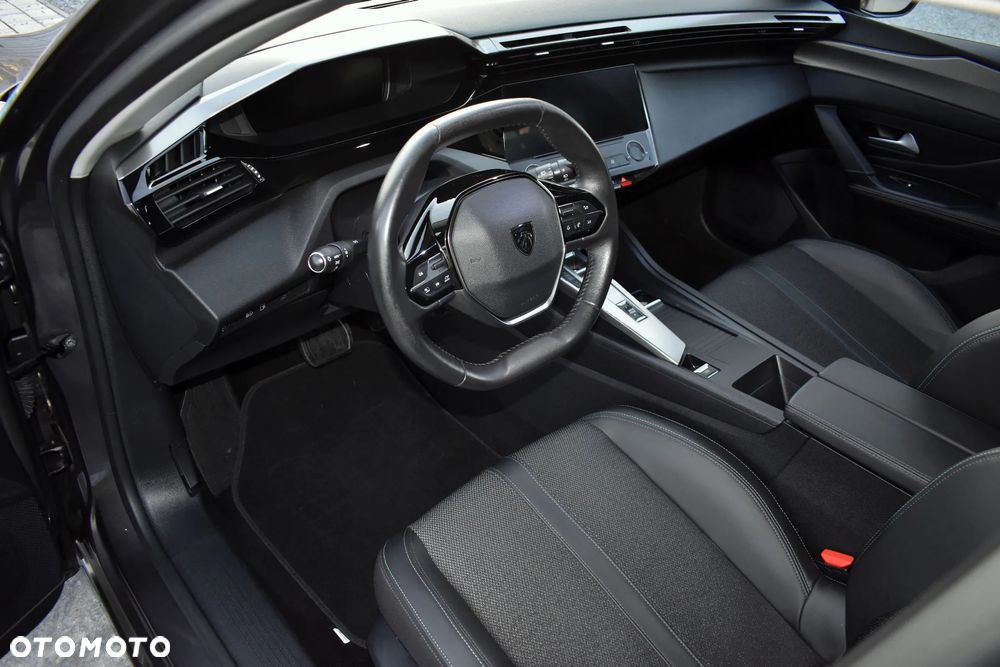 Peugeot 308 180 e-EAT8 GT - 23