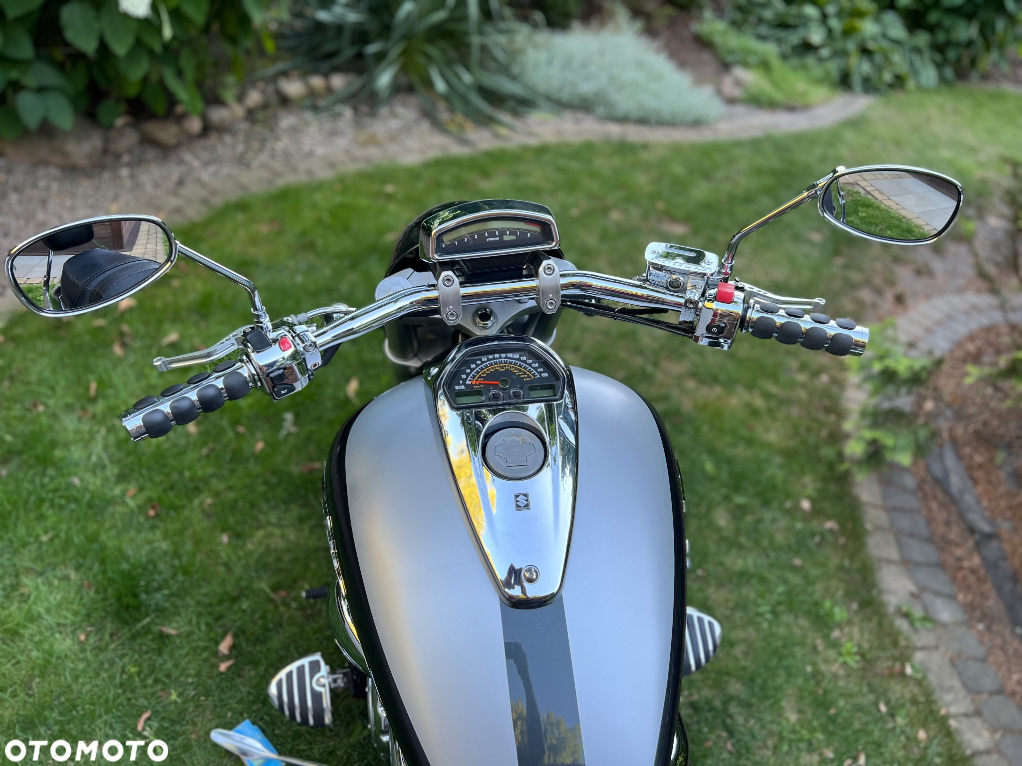 Suzuki Intruder - 6
