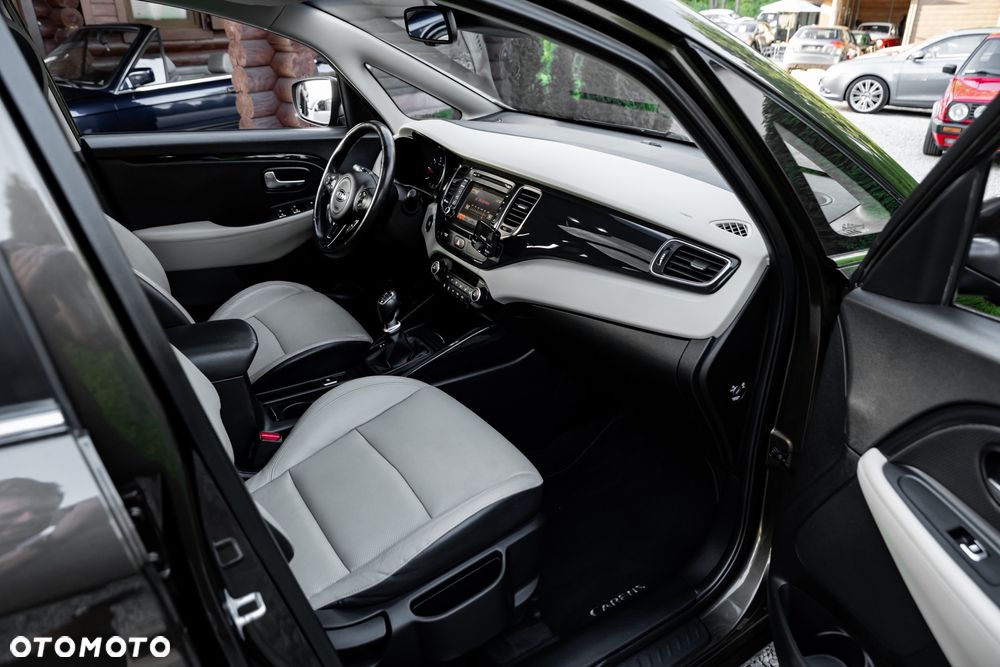 Kia Carens 1.7 CRDi L 7os - 23