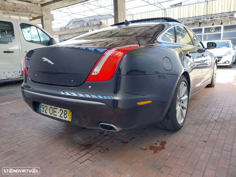 Jaguar XJ 3.0 D V6 LWB Premium Luxury - 12