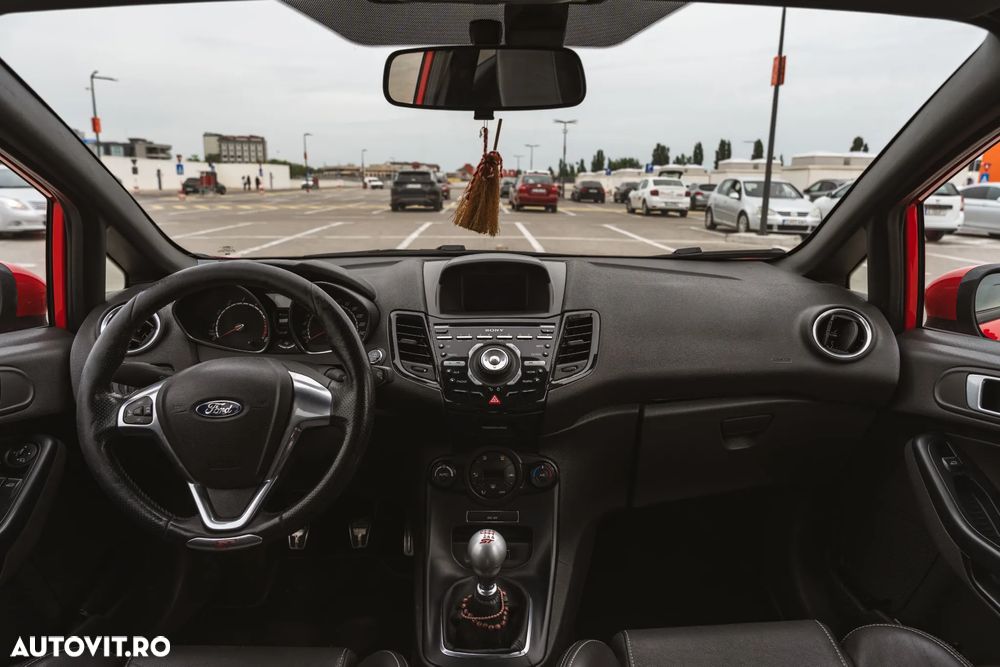 Ford Fiesta 1.6 ST - 8