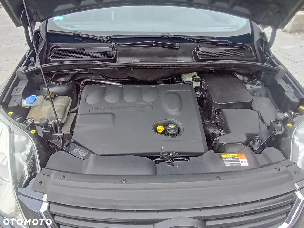 Ford Kuga 2.0 TDCi 2x4 Titanium - 31