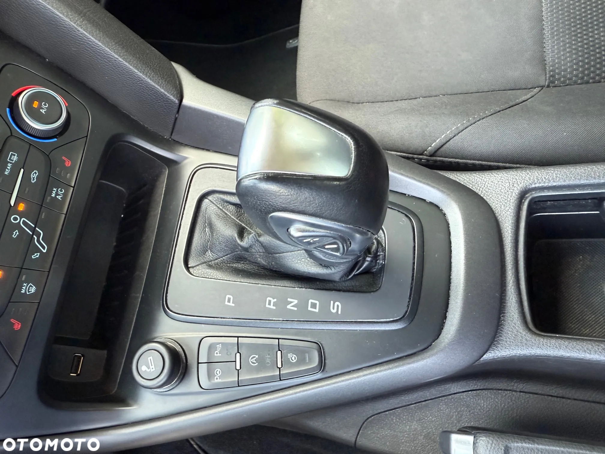 Ford Focus 1.5 EcoBlue Start-Stopp-System COOL&CONNECT - 17