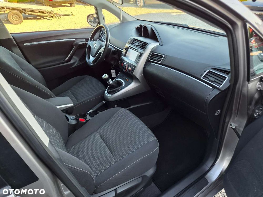 Toyota Verso - 25