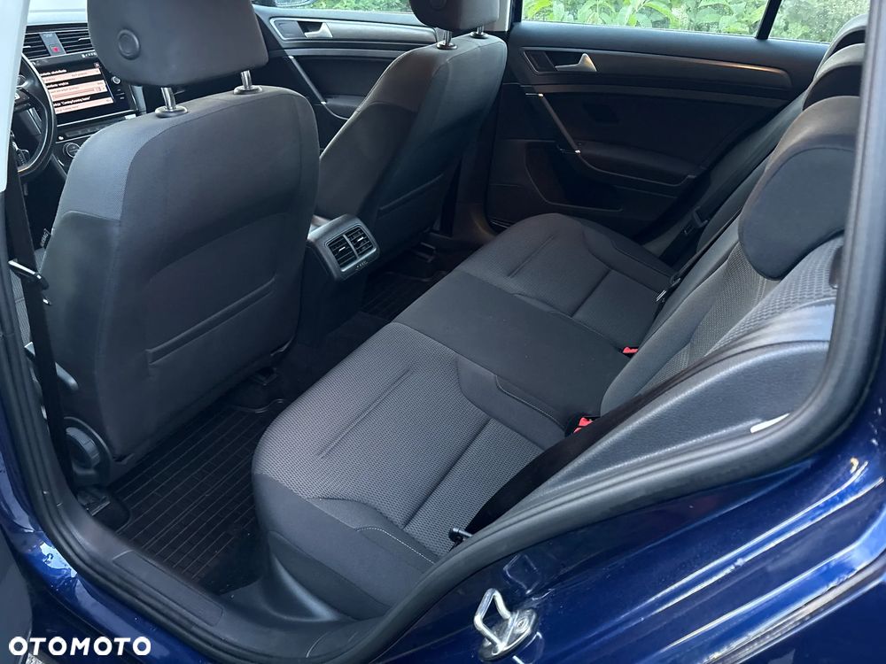 Volkswagen Golf 1.5 TSI BMT Comfortline - 17