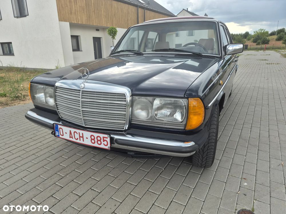 Mercedes-Benz W123 - 2