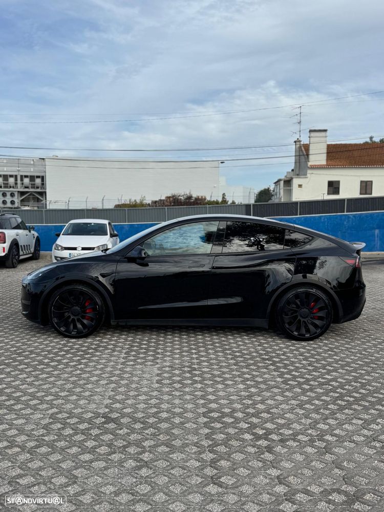 Tesla Model Y Performance Dual Motor AWD - 9