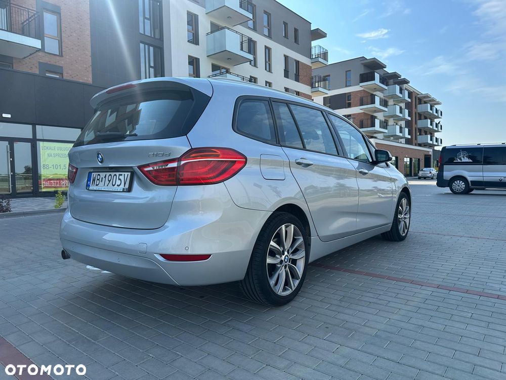 BMW Seria 2 218d - 4