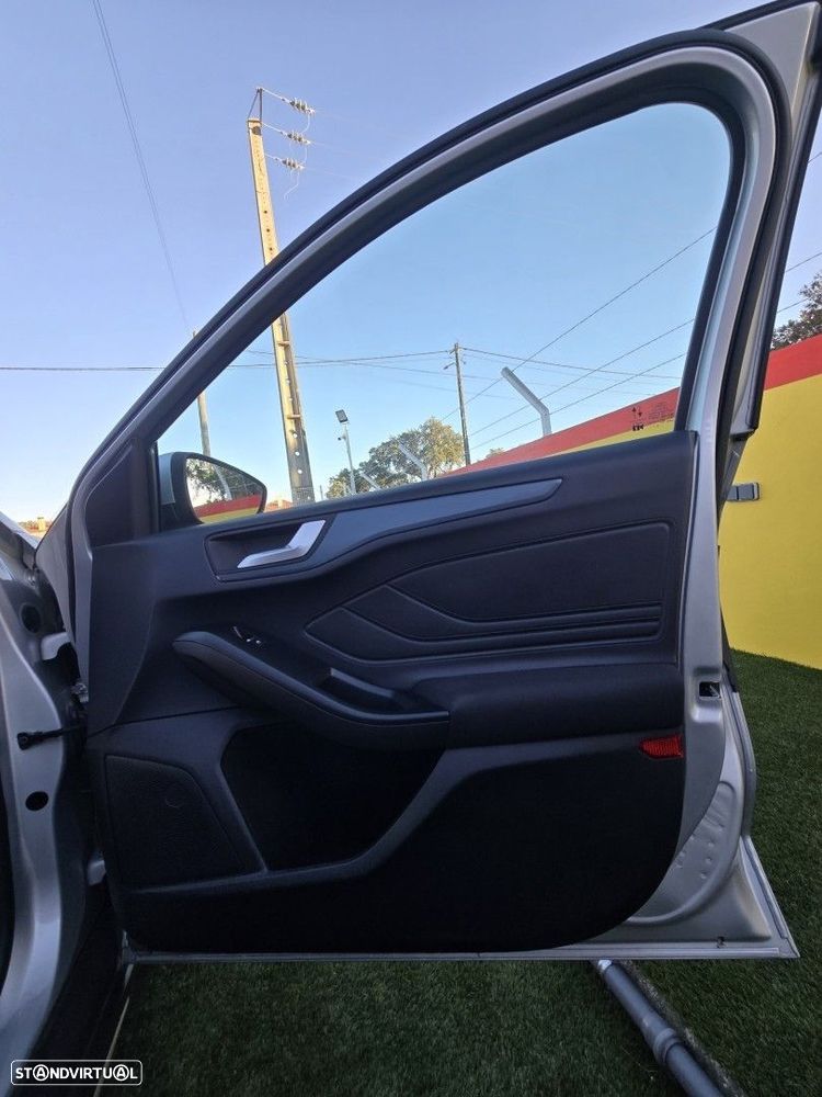 Ford Focus SW 1.5 TDCi EcoBlue Active - 10