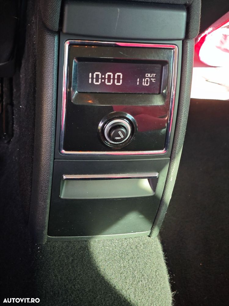 Skoda Superb 2.0 TDI DSG Exclusive - 24