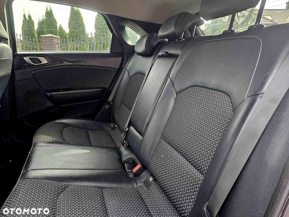 Kia Ceed 1.4 T-GDI L Business Line Plus - 19