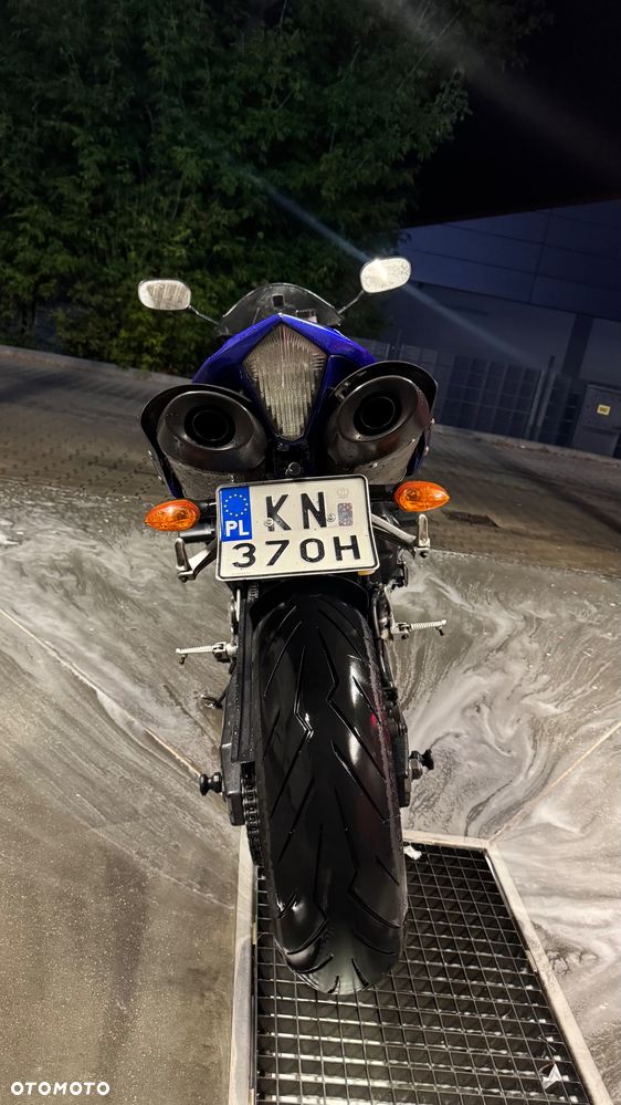 Yamaha R1 - 17