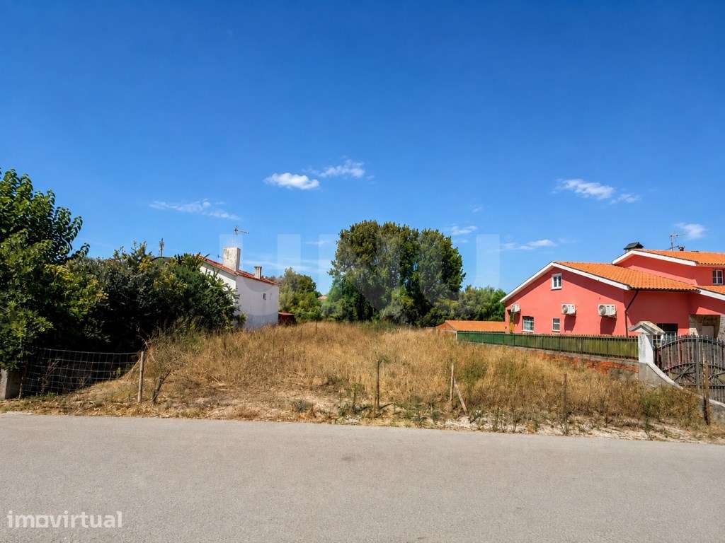 Terreno Urbanizável com 1.330 m2 - Excelente Localização - Grande imagem: 2/5