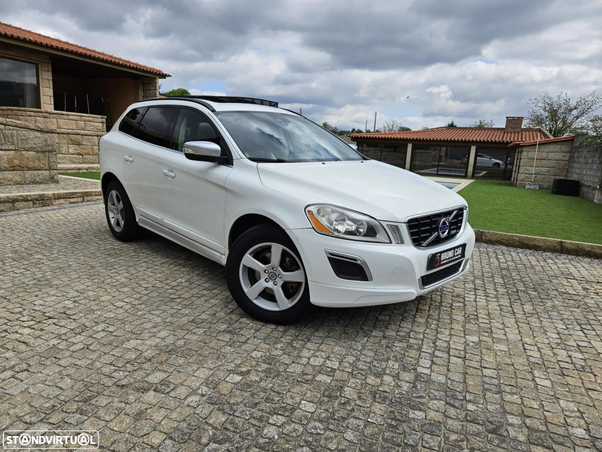 Volvo XC 60 2.0 D3 Drive R-Design - 1