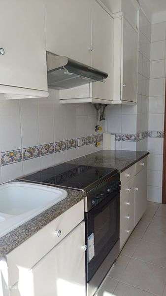 Arrenda-se apartamento T1 - Grande imagem: 3/11