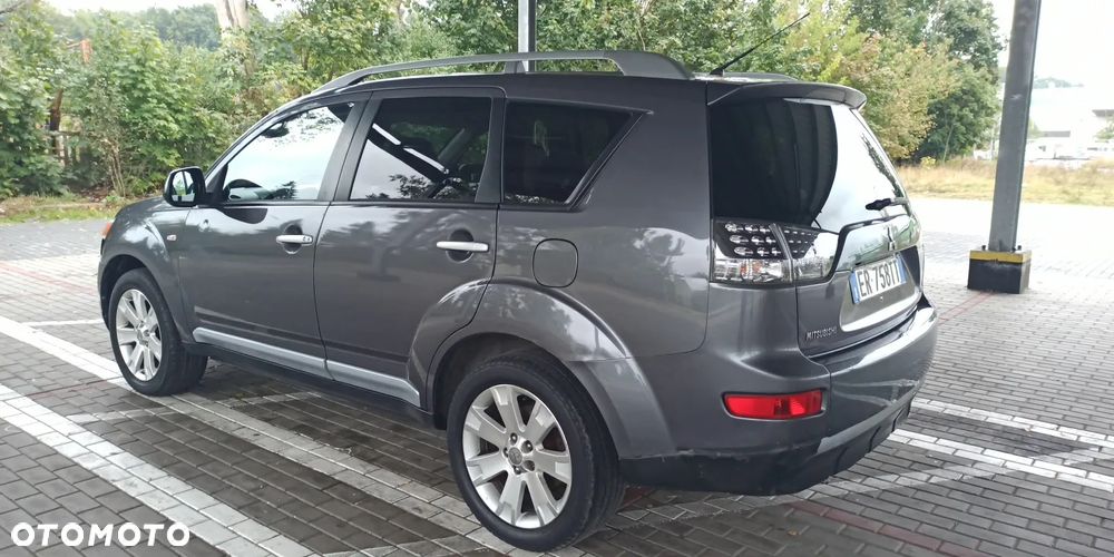 Mitsubishi Outlander 2.2 DID Intense + - 19