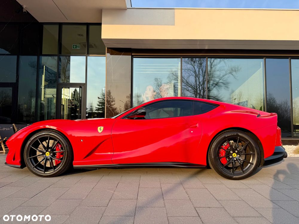 Ferrari 812 Superfast - 16
