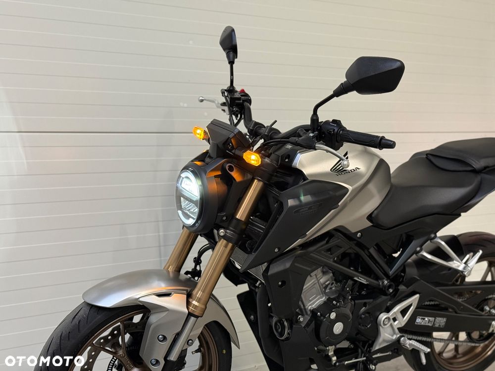 Honda CB - 22