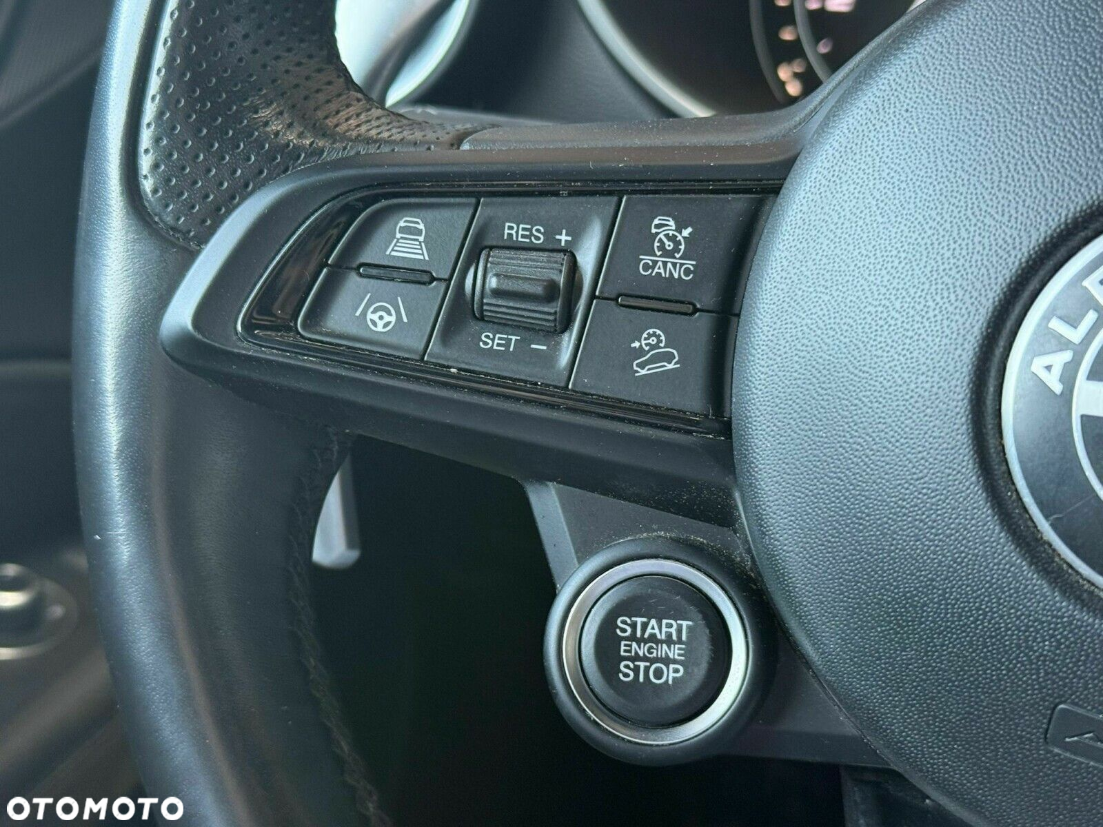 Alfa Romeo Stelvio - 16