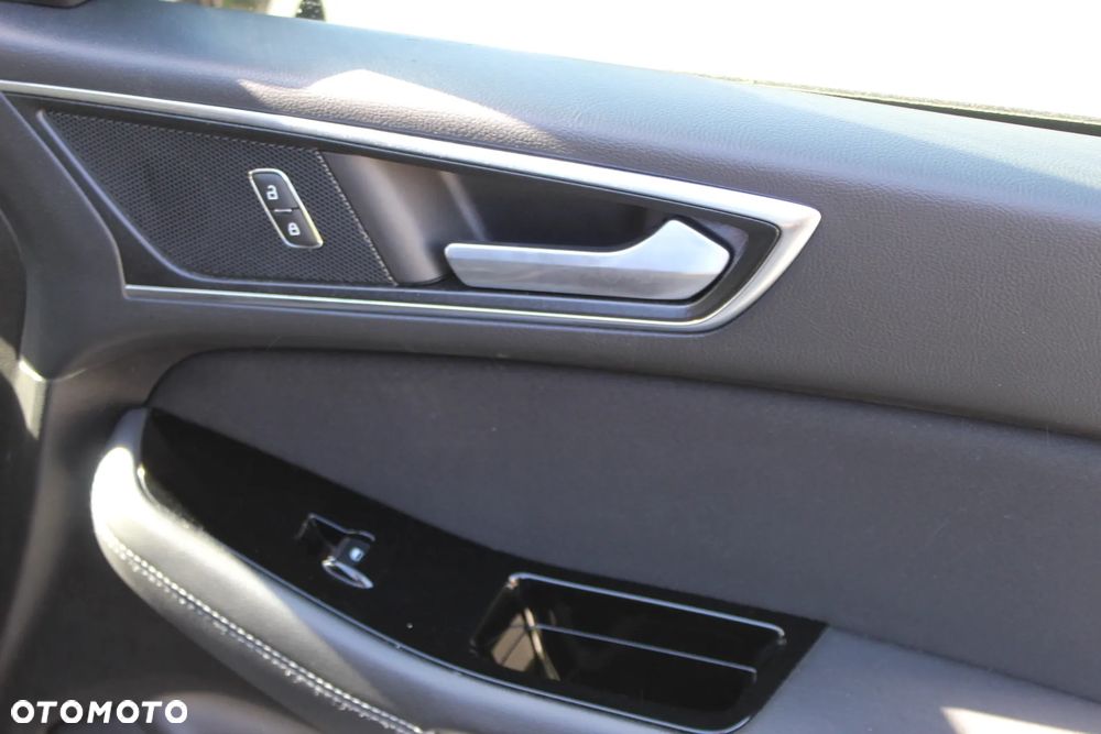 Ford S-Max 2.0 EcoBlue Titanium - 10
