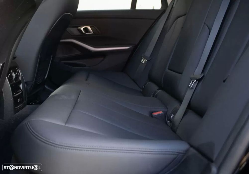 BMW 318 d Aut. Advantage - 11