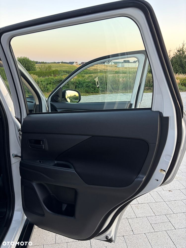 Mitsubishi Outlander 2.0 City Style 2WD - 17