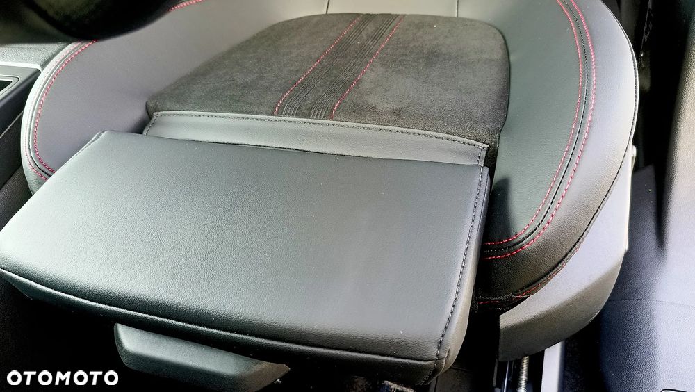 Ford Kuga 2.5 FHEV FWD ST-Line X eCVT - 17