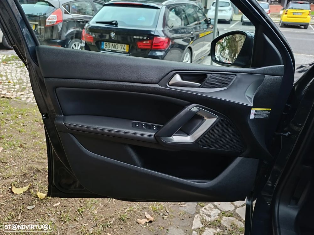 Peugeot 308 PureTech 130 EAT8 Allure - 11