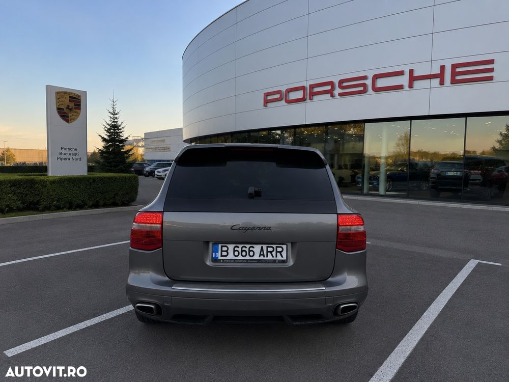 Porsche Cayenne - 7