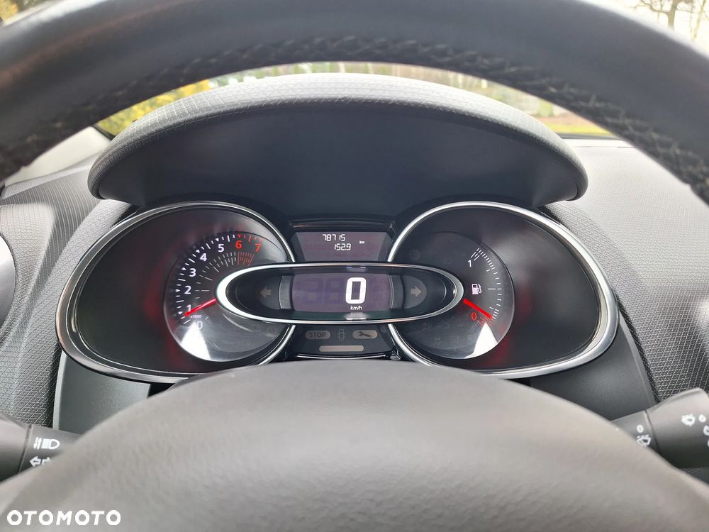 Renault Clio 1.2 16V 75 LIMITED - 21