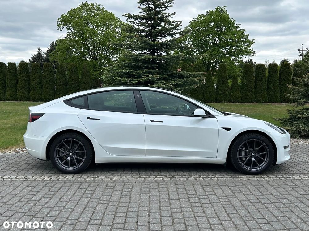 Tesla Model 3 - 6