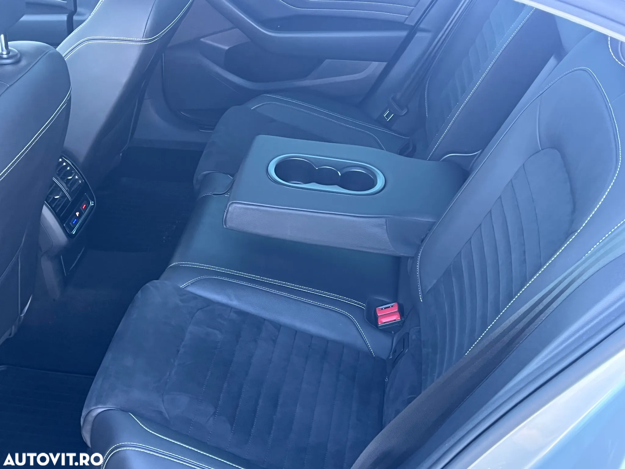 Volkswagen Passat Variant 2.0 TDI DSG Highline - 21