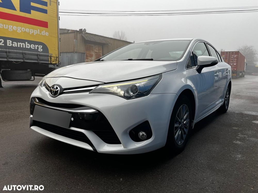 Toyota Avensis 1.8 Multidrive S Executive - 3