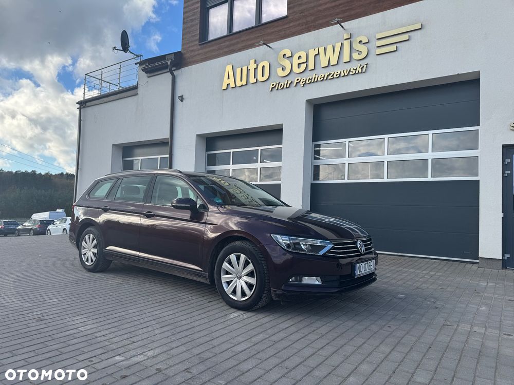 Volkswagen Passat - 1